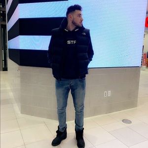 Meet your Posher, Leo